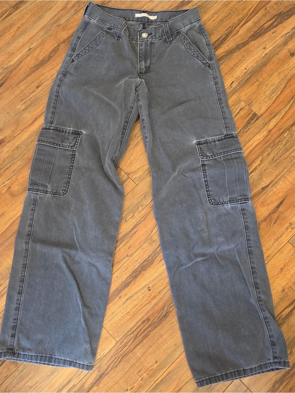 Women’s Wide-Leg Cargo Pants in Washed Charcoal